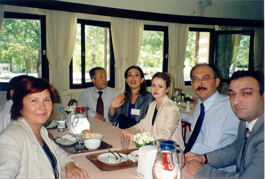 �kinci G�n Yemek-2.jpg (60516 bytes)